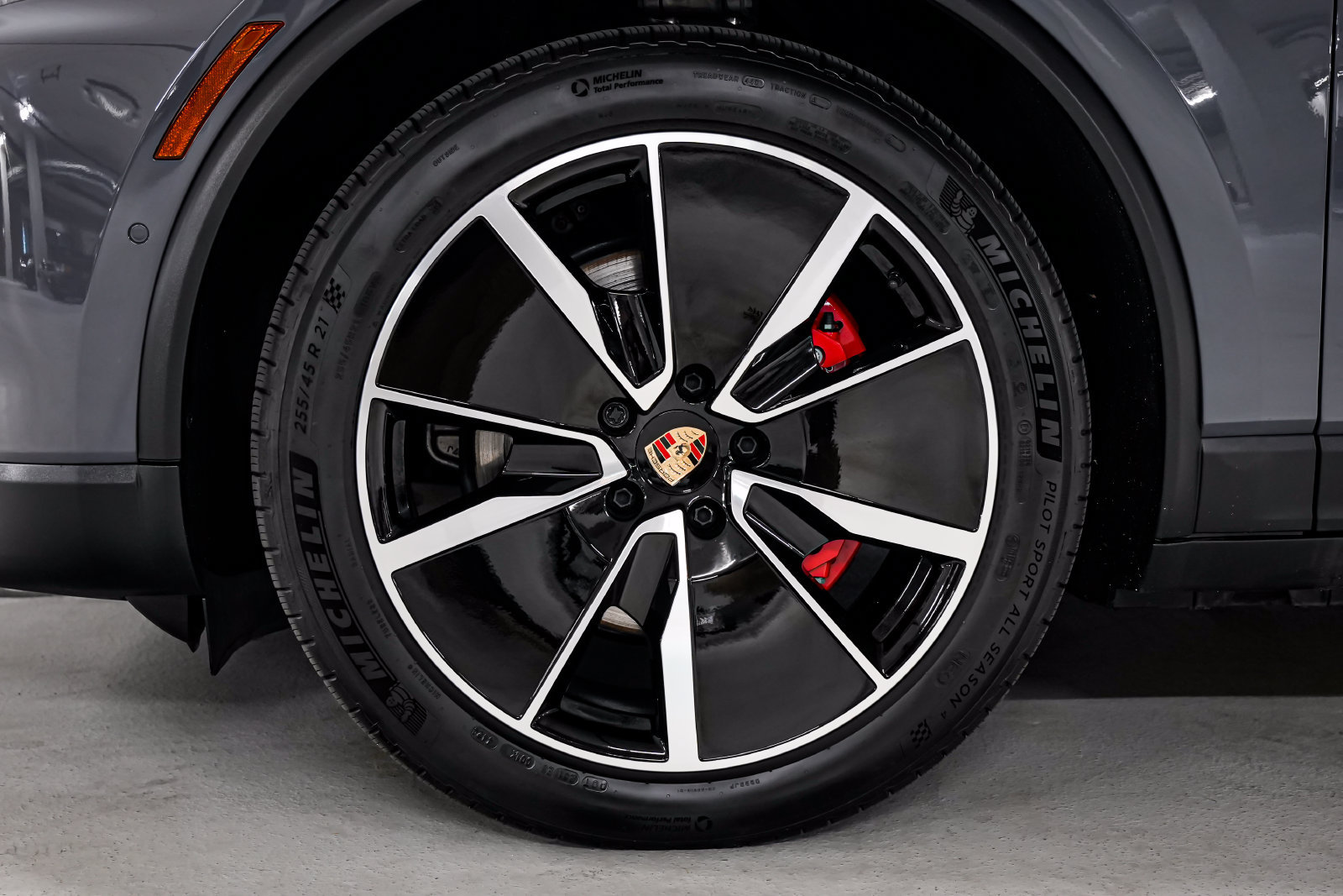 Used 2025 Porsche Macan 4S Electric AWD/4WD image 49