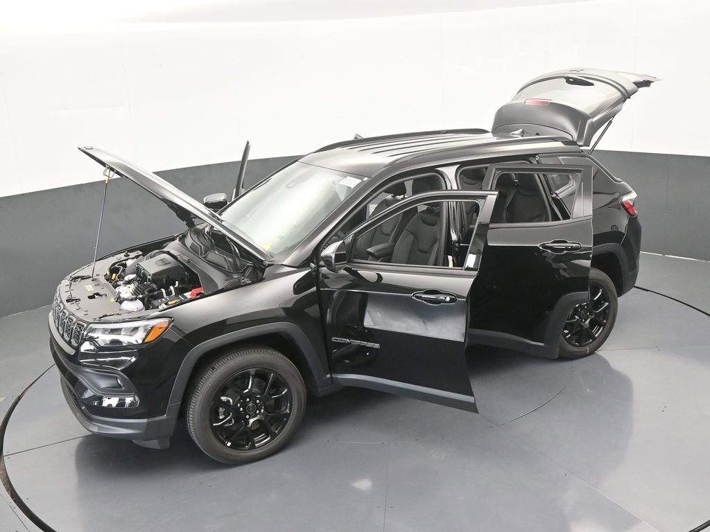 Used 2026 Jeep Compass Latitude AWD/4WD image 56