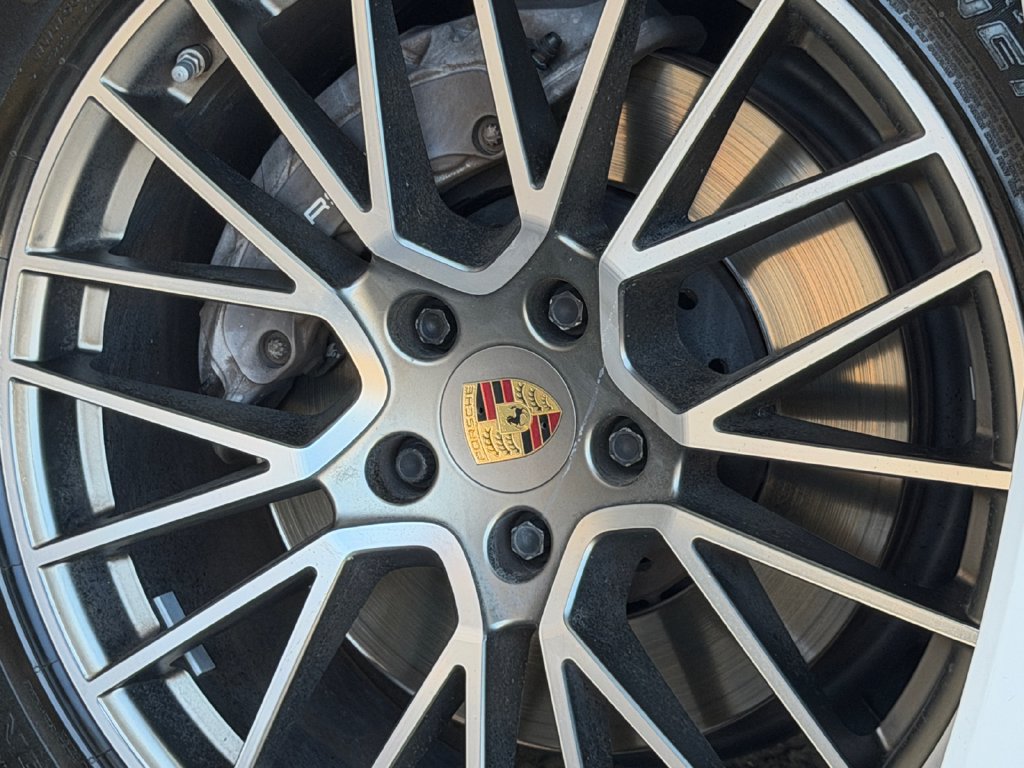 Used 2022 Porsche Cayenne Platinum Edition AWD/4WD image 30