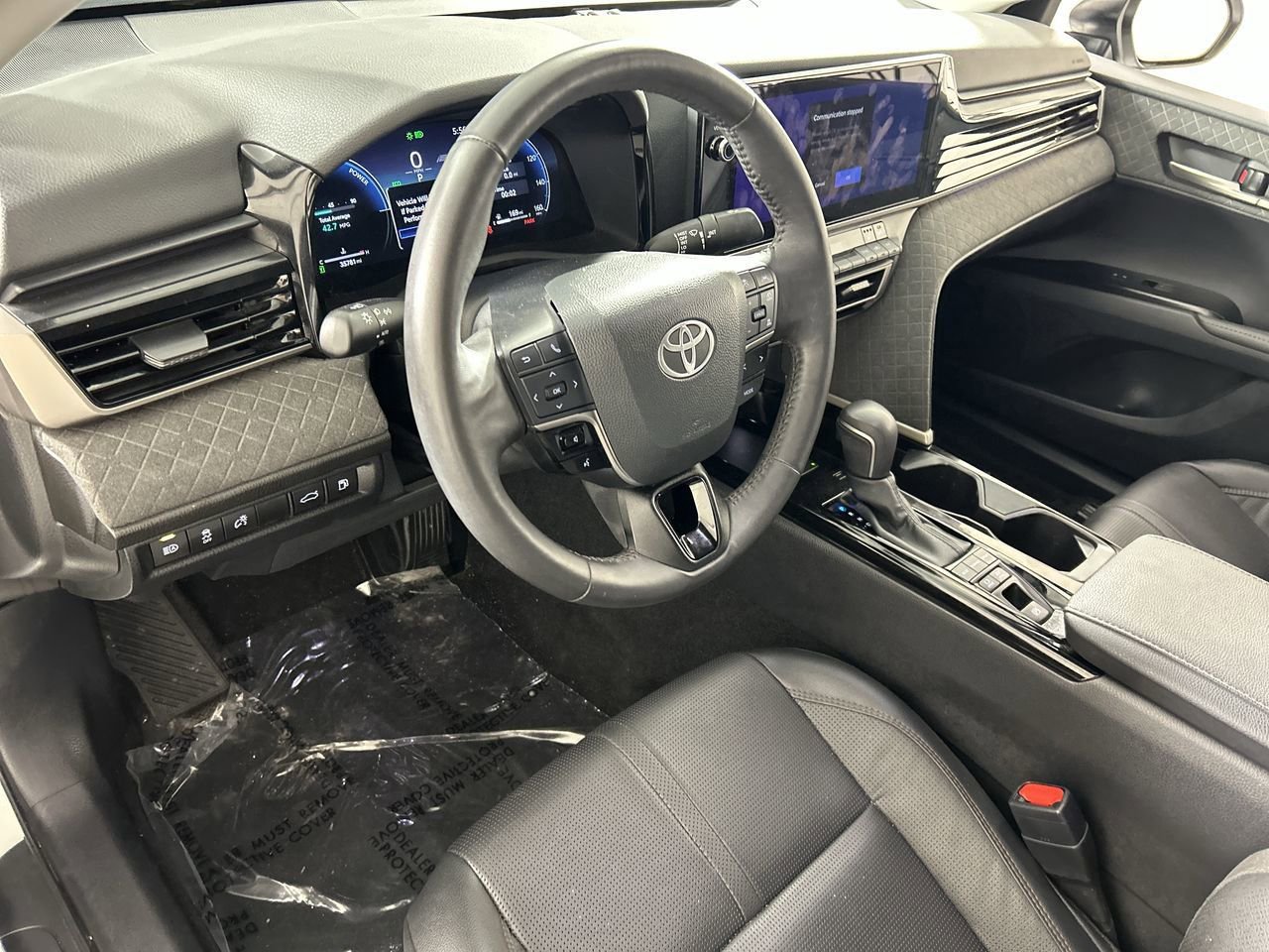 Used 2025 Toyota Camry XLE image 11