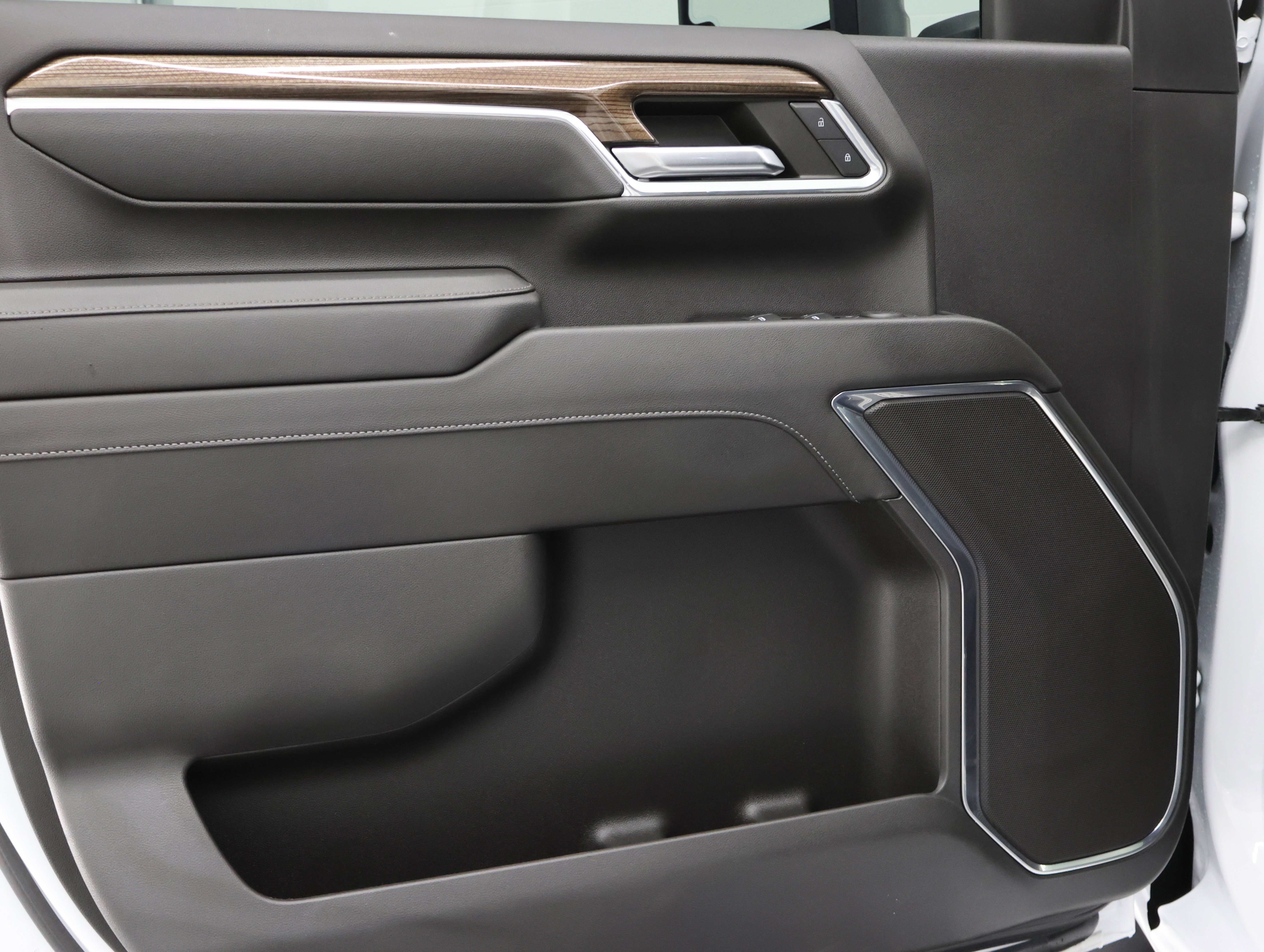 Used 2024 Chevrolet Silverado 3500 LT w/ Z71 Sport Edition image 45