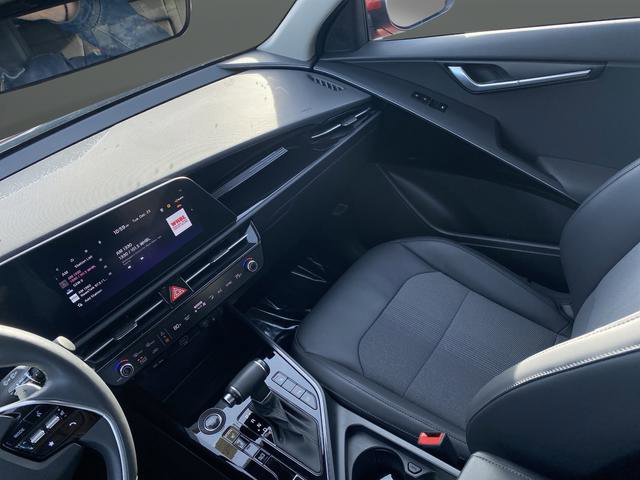 Certified 2023 Kia Niro EX image 21