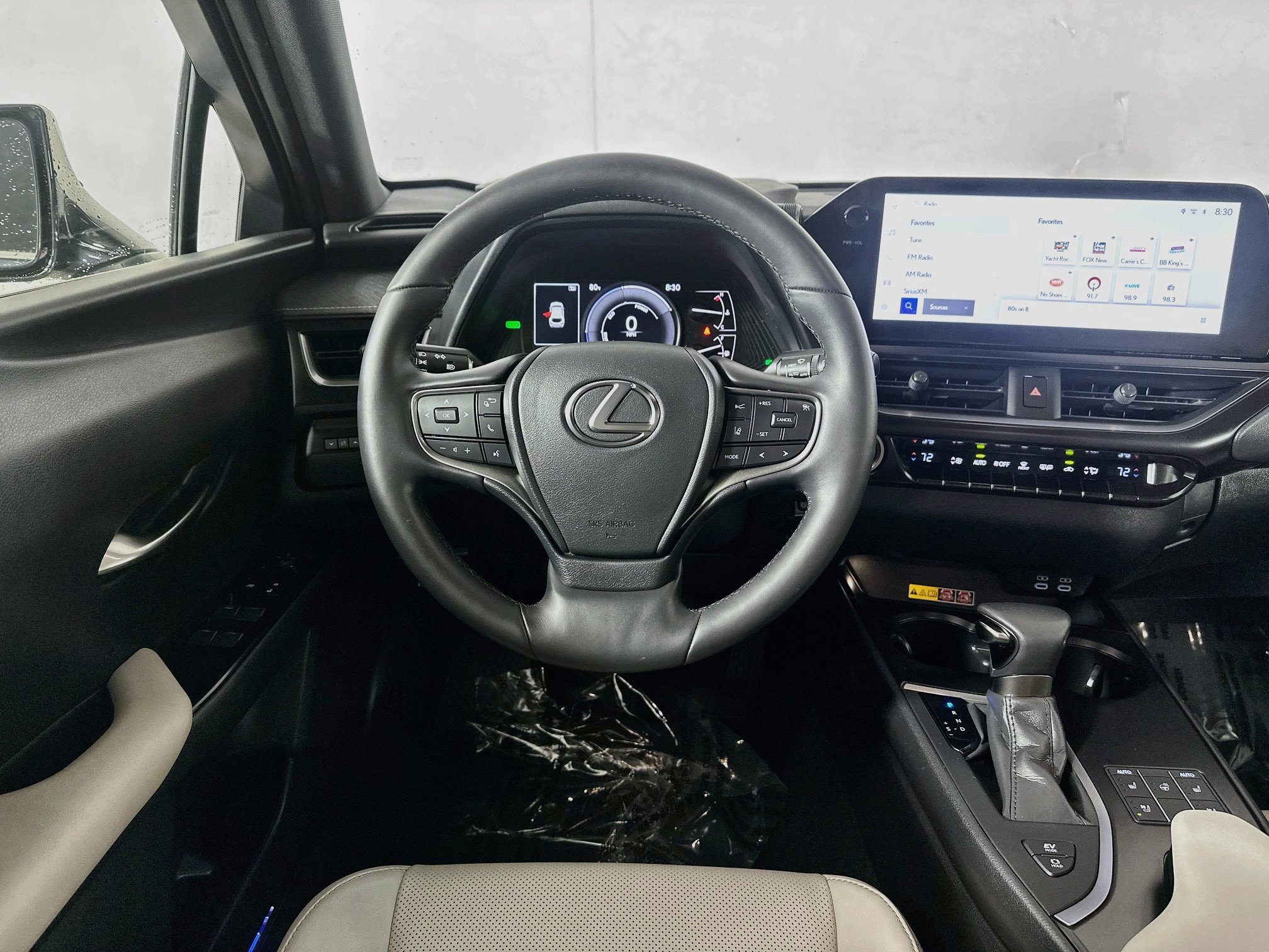 Used 2024 Lexus UX 250h AWD w/ Premium Package image 21