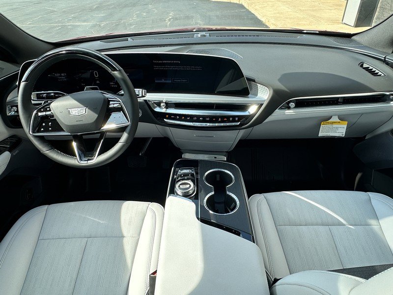 New 2025 Cadillac Lyriq Luxury image 10