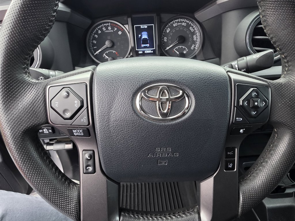 Used 2020 Toyota Tacoma TRD Off-Road image 17