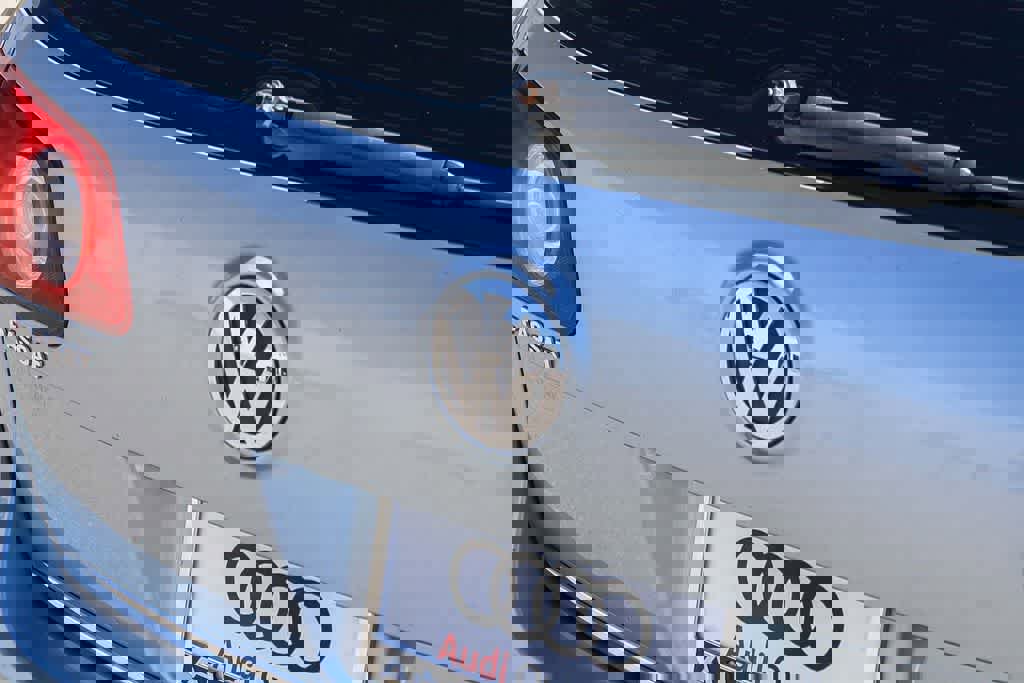 Used 2007 Volkswagen Passat 2.0T image 11