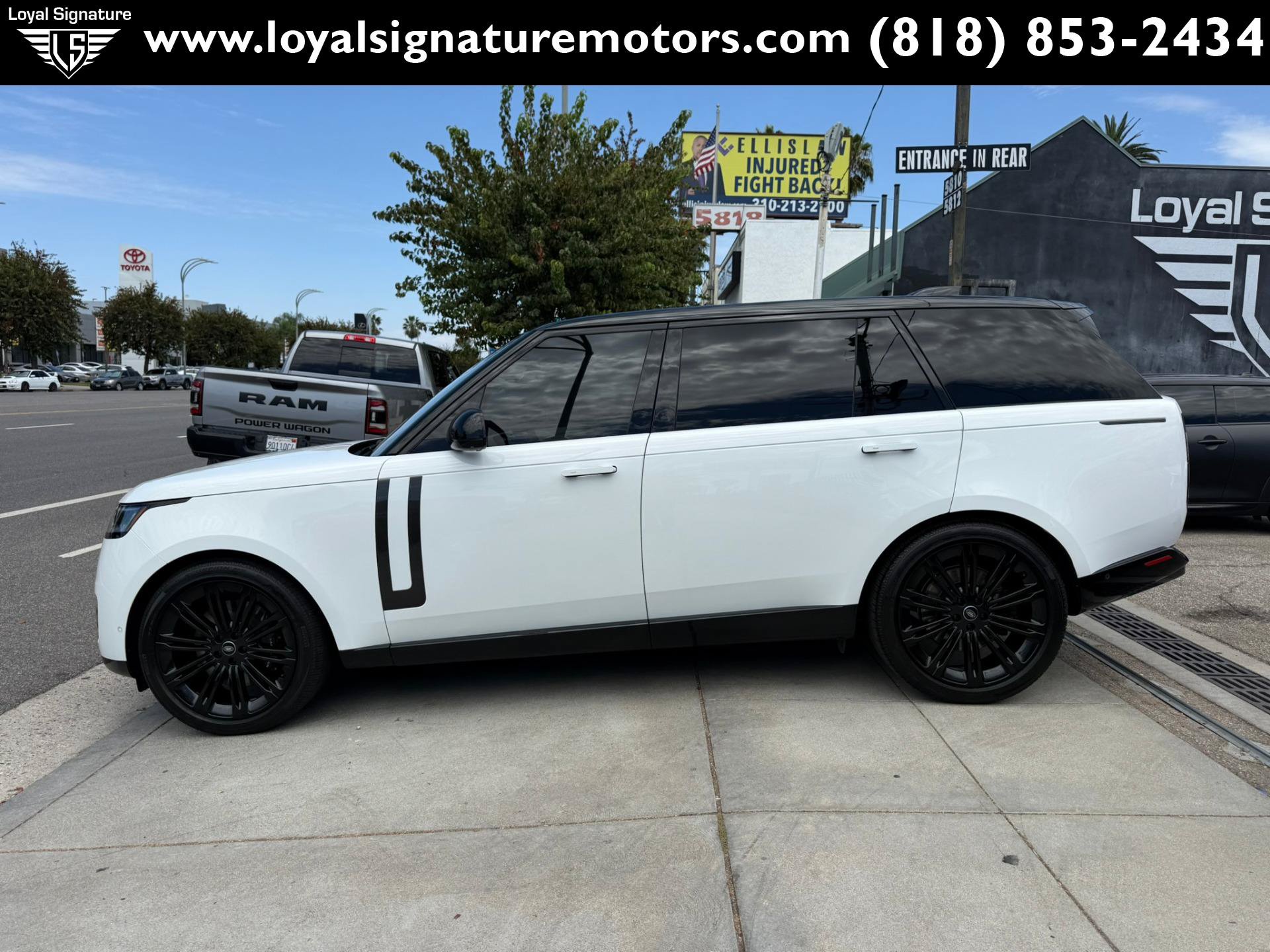 Used 2022 Land Rover Range Rover Long Wheelbase SE AWD/4WD image 4