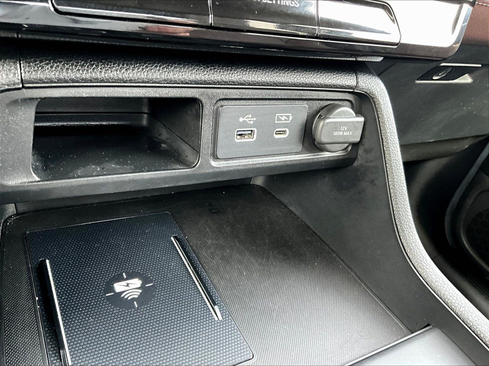 Used 2025 Honda Pilot Elite image 16