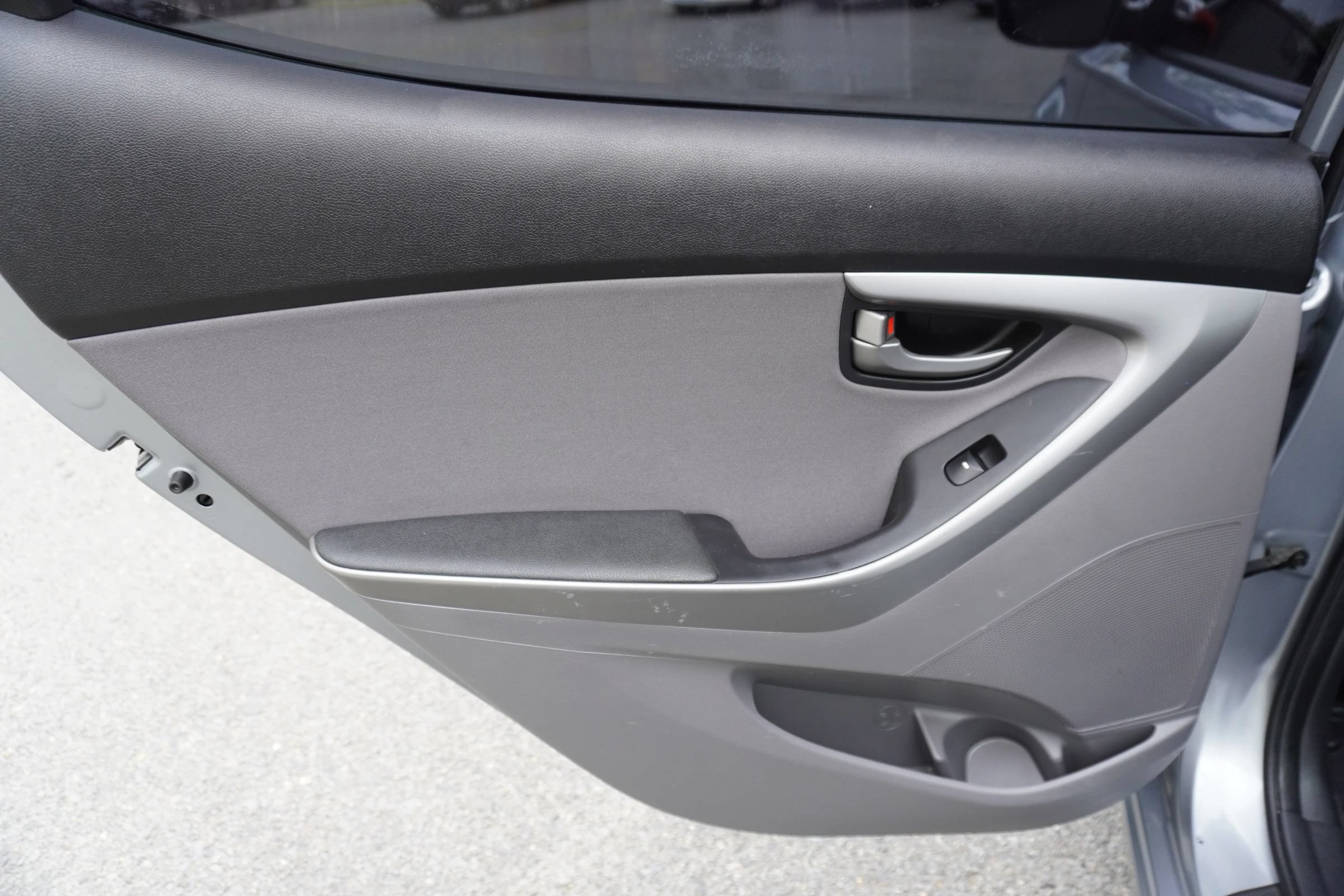 Used 2015 Hyundai Elantra SE w/ Option Group 02 FWD image 14