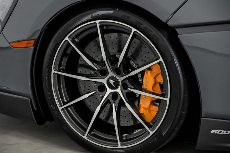 Used 2019 McLaren 600LT RWD image 14
