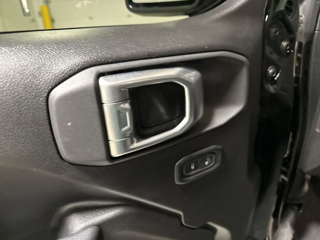 Used 2025 Jeep Wrangler Sport image 20