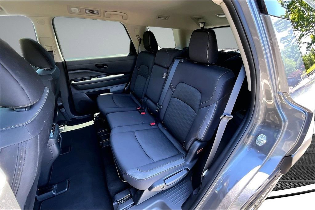 Used 2024 Nissan Pathfinder SV AWD/4WD image 22