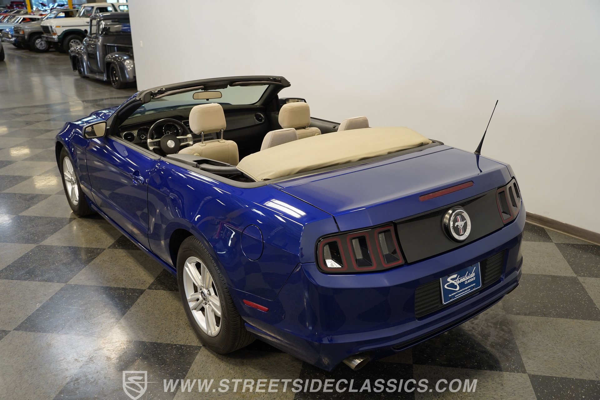Used 2014 Ford Mustang Convertible RWD image 27