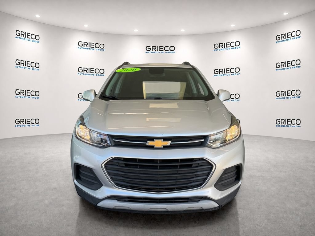 Used 2020 Chevrolet Trax LT w/ LT Convenience Package FWD image 2