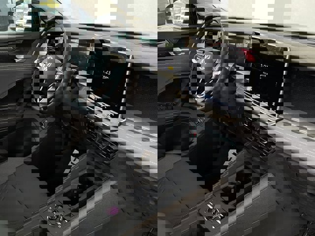 New 2025 Volkswagen Tiguan SE image 21