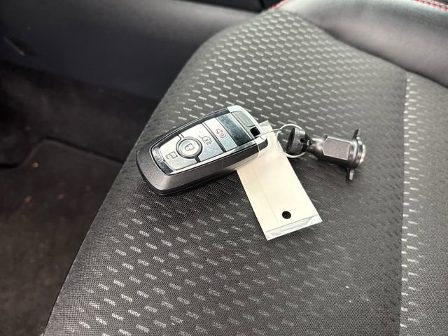 Used 2025 Ford Escape ST-Line image 30