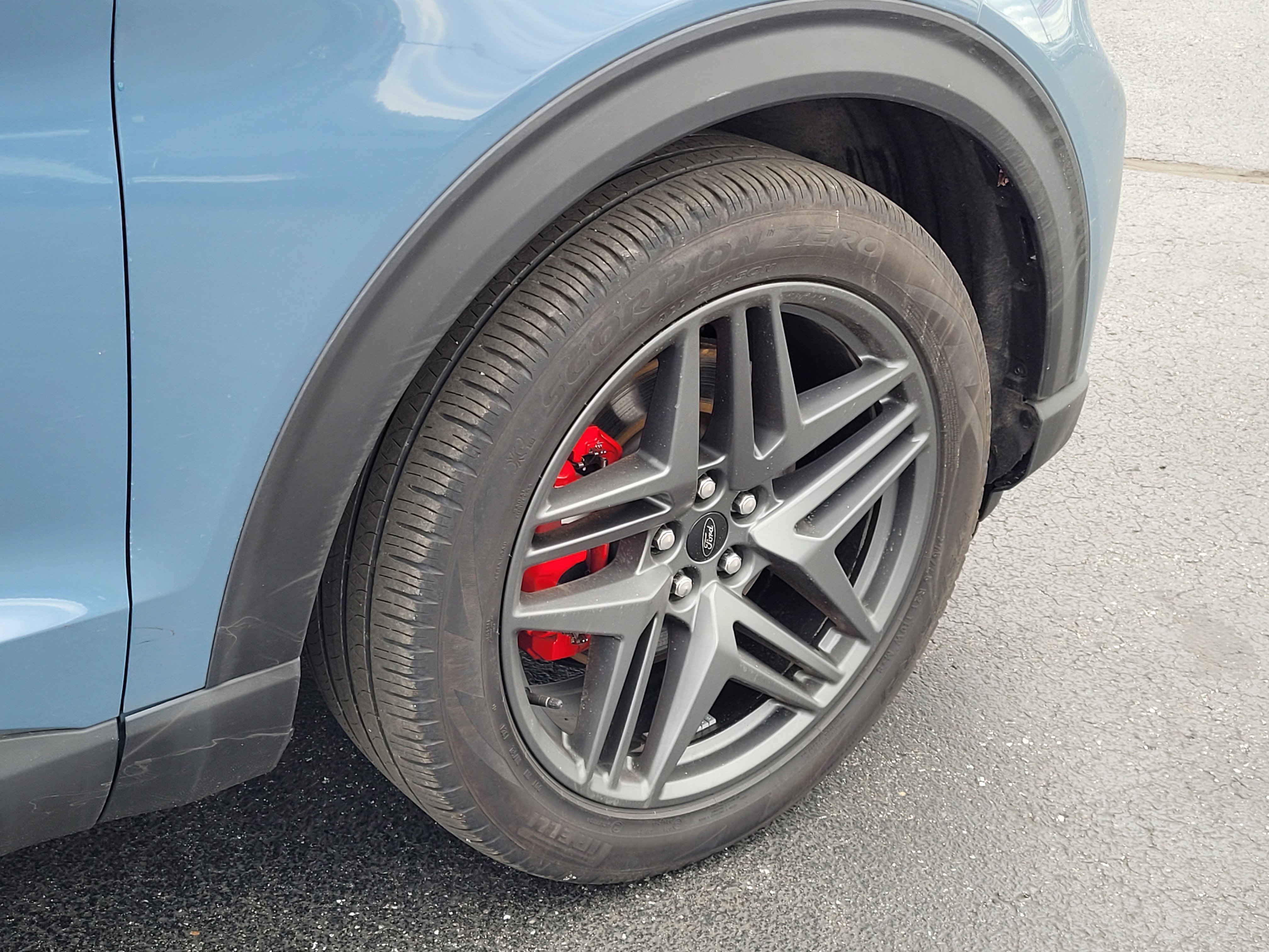 Used 2025 Ford Explorer ST image 10