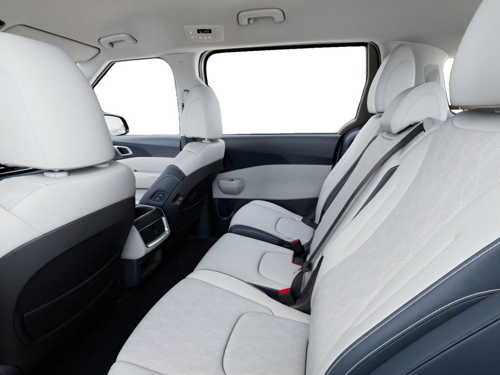 New 2026 Kia Carnival EX image 18