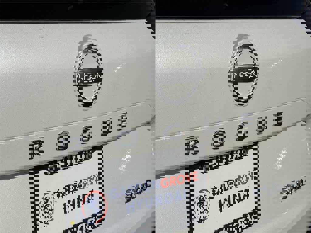 Used 2023 Nissan Rogue SV image 31