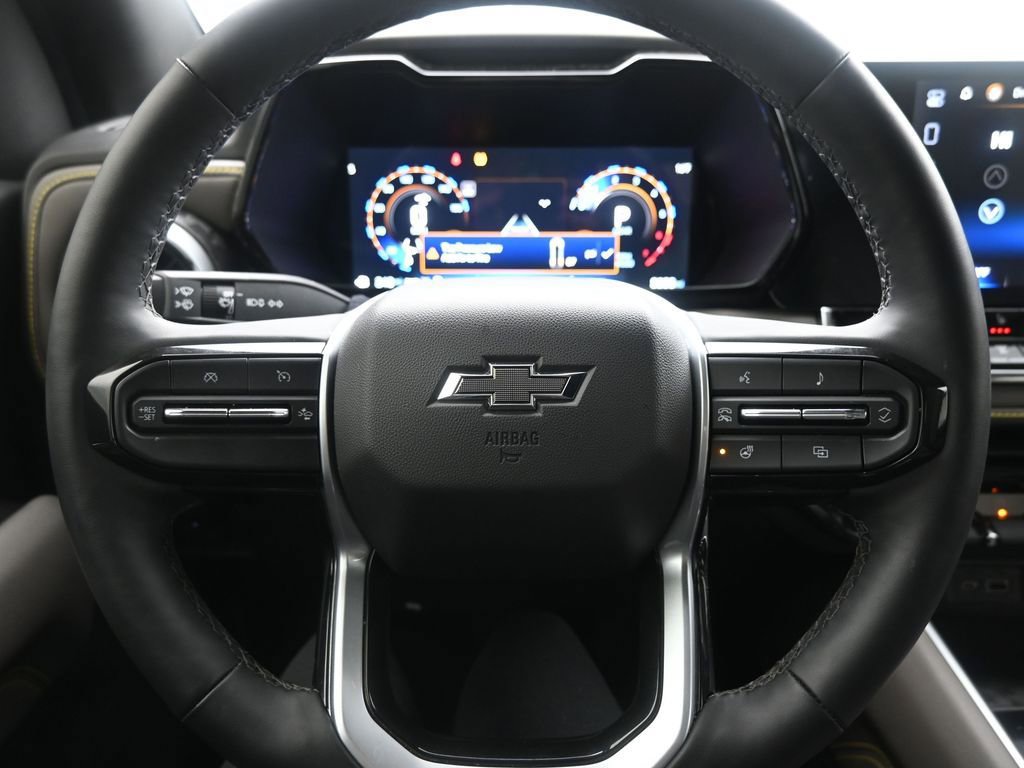 Used 2024 Chevrolet Colorado ZR2 w/ ZR2 Convenience Package III image 17