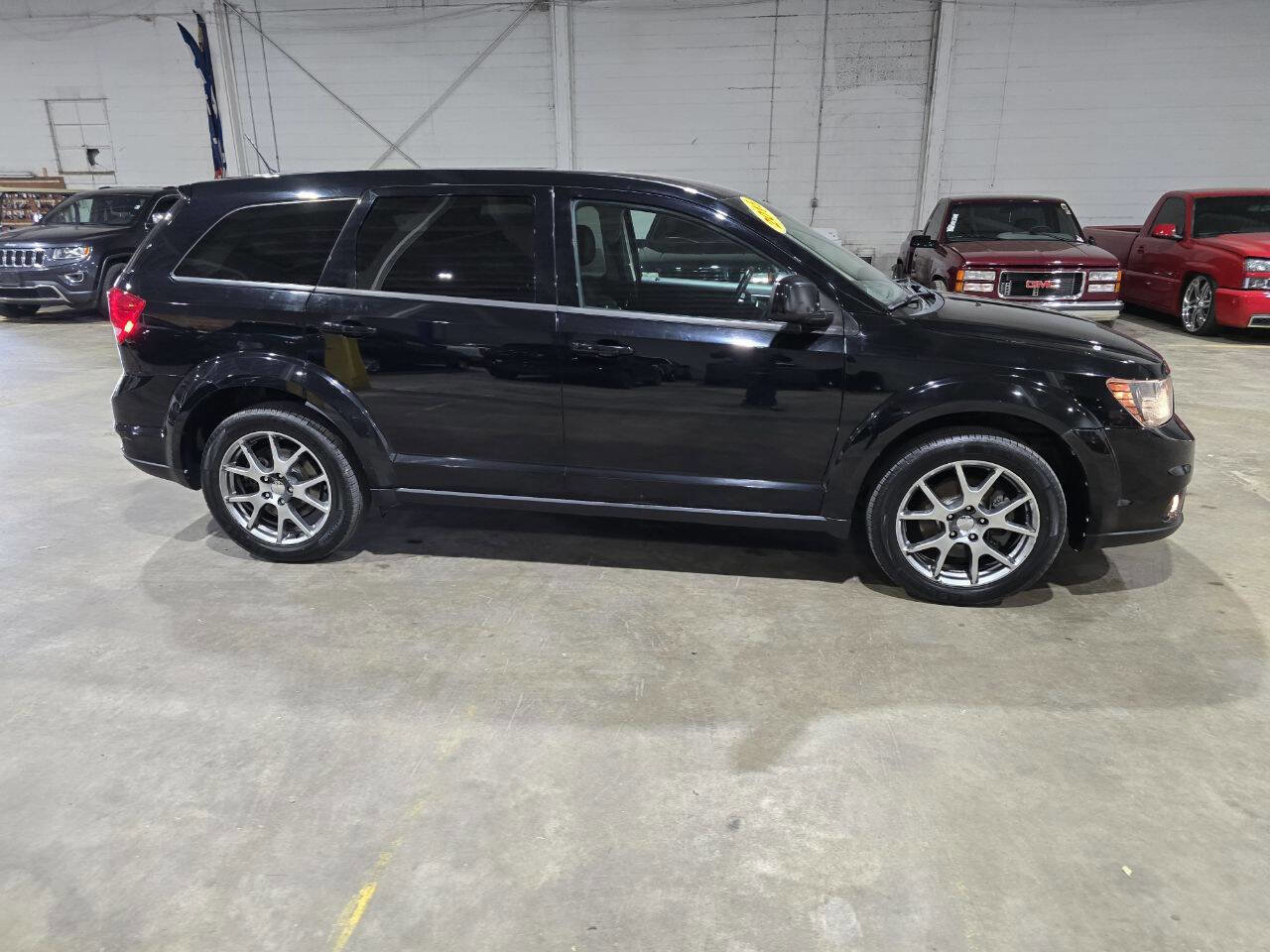 Used 2015 Dodge Journey R/T w/ Flexible Seating Group image 14
