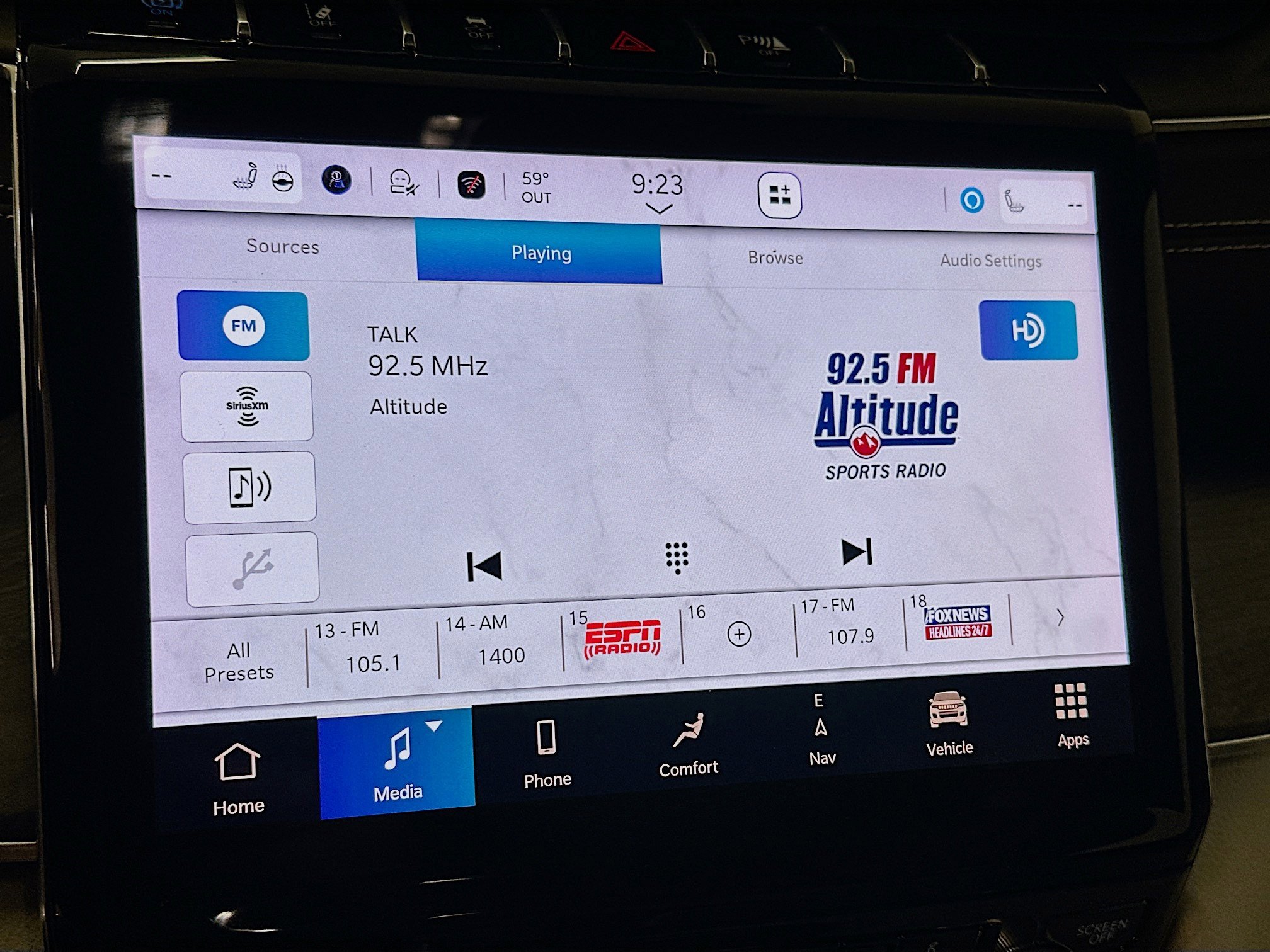 Used 2022 Jeep Grand Cherokee Overland AWD/4WD image 21