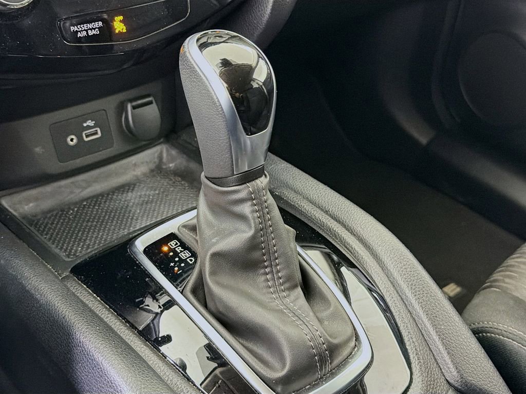 Used 2020 Nissan Rogue SV image 19