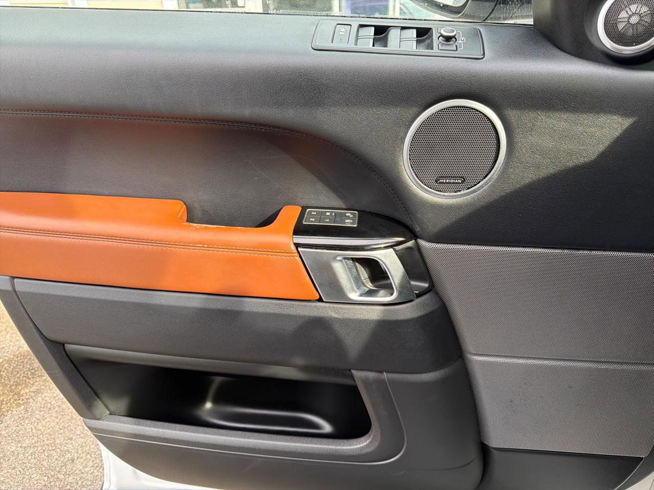 Used 2016 Land Rover Range Rover Sport Supercharged image 25