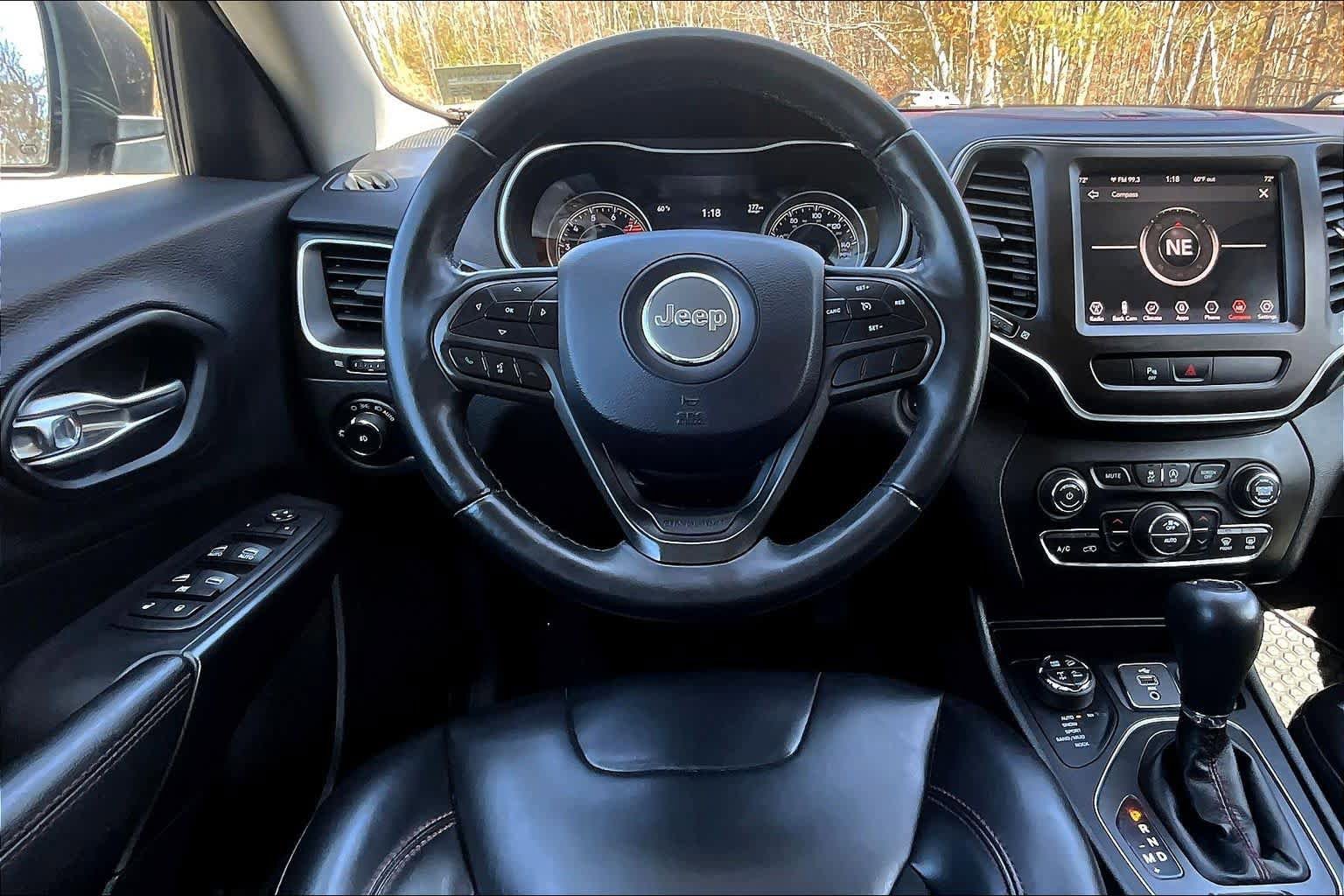 Used 2019 Jeep Cherokee Trailhawk AWD/4WD image 6