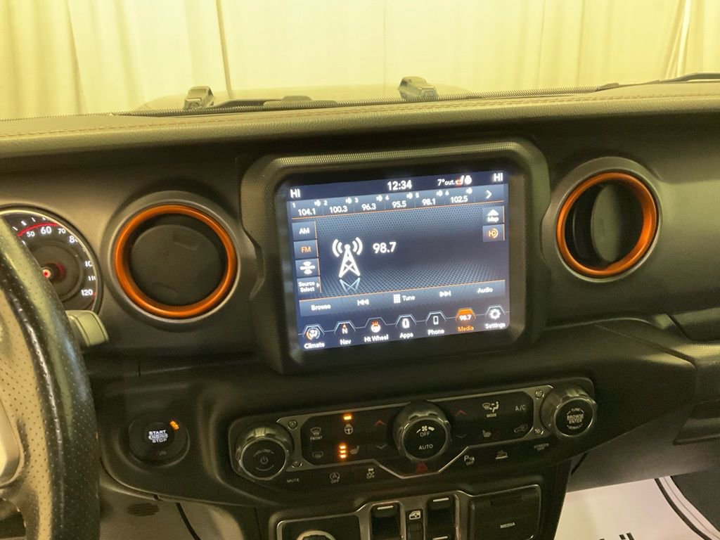Used 2020 Jeep Gladiator Mojave w/ Dual Top Group AWD/4WD image 18