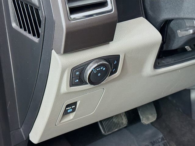 Used 2016 Ford F150 XLT image 10