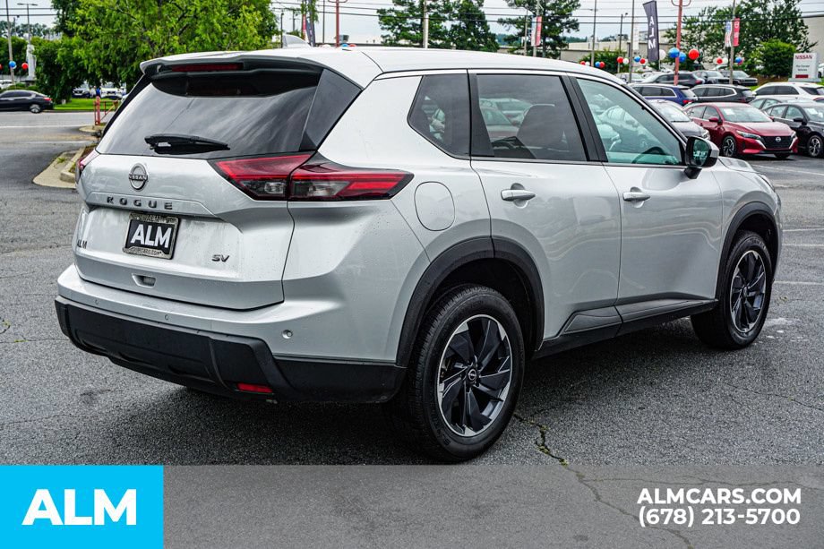 Used 2024 Nissan Rogue SV FWD image 5