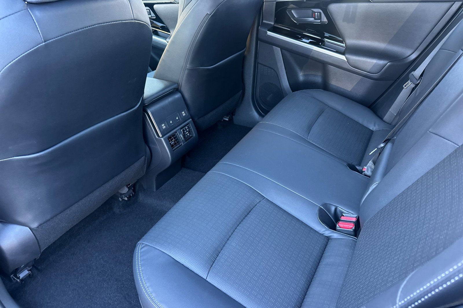 Used 2024 Toyota bZ4X Limited image 14