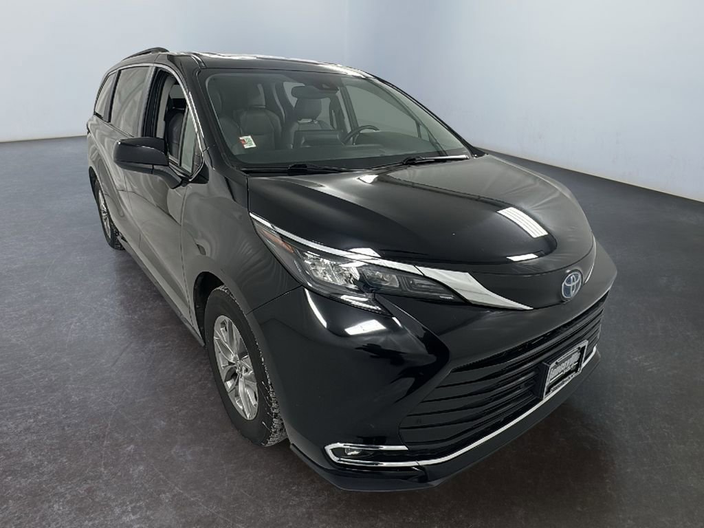 Used 2024 Toyota Sienna XLE