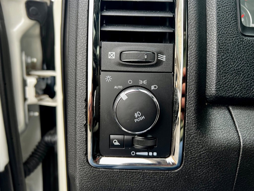 Used 2018 RAM 2500 Laramie w/ Sport Appearance Group image 29