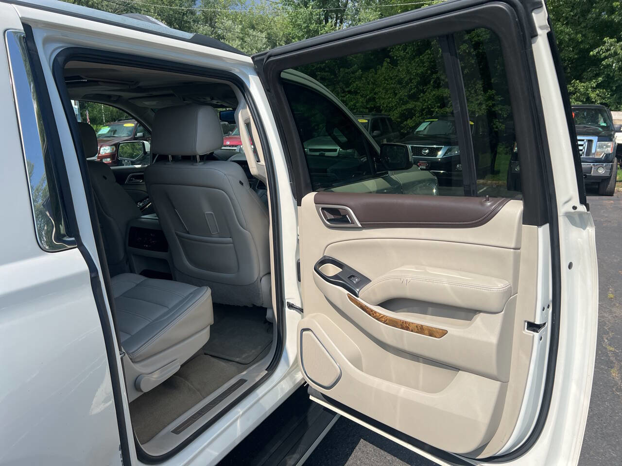 Used 2015 GMC Yukon XL Denali w/ Premium Package image 14
