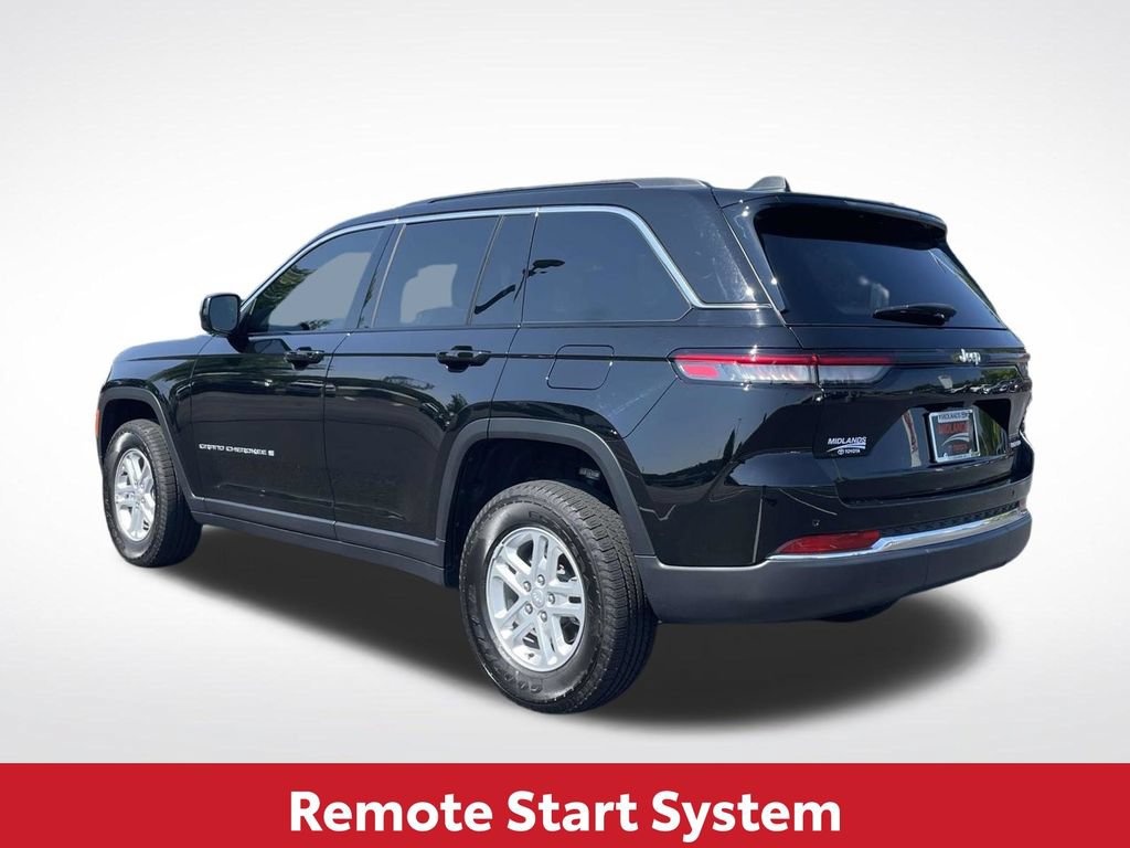 Used 2024 Jeep Grand Cherokee Laredo w/ Luxury Tech Group I RWD image 5