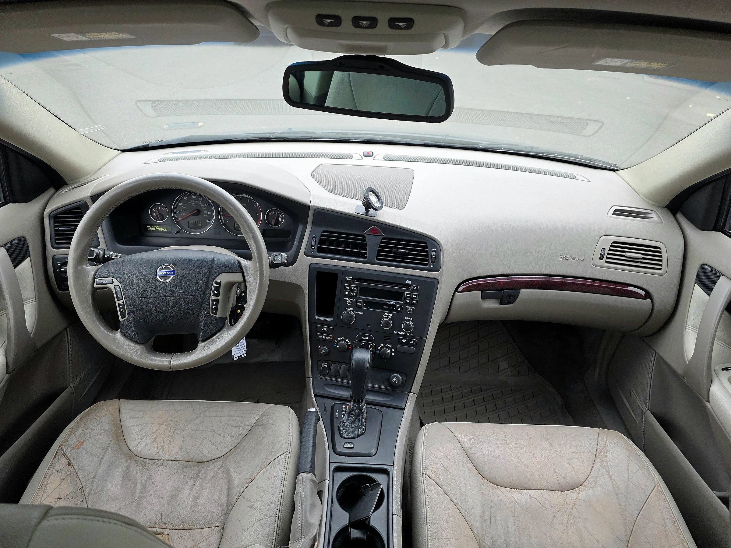 Used 2004 Volvo V70 2.5T FWD image 14