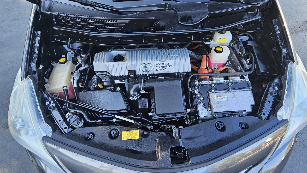 Used 2012 Toyota Prius V Five image 21