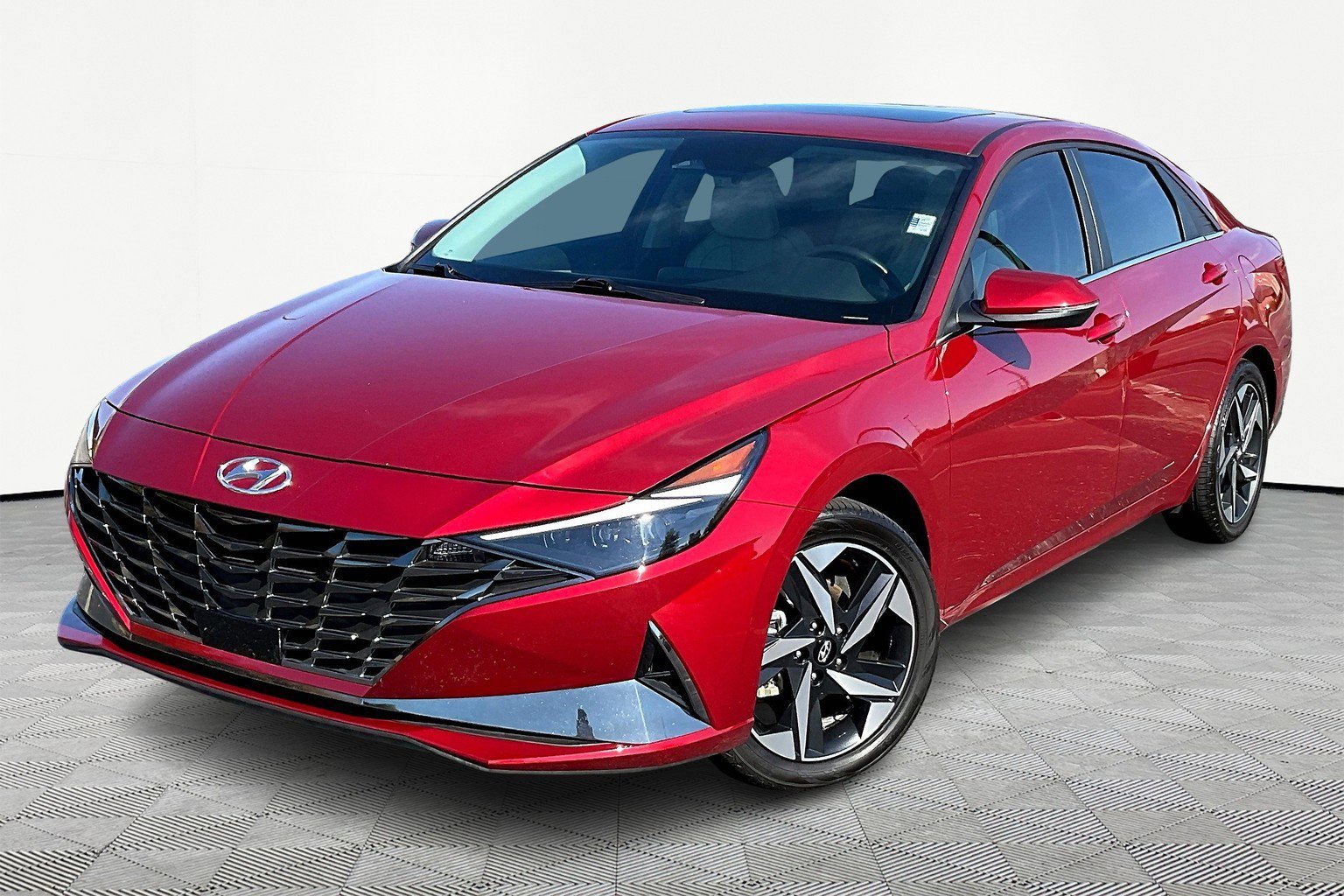 Used 2023 Hyundai Elantra Limited w/ Cargo Package image 2