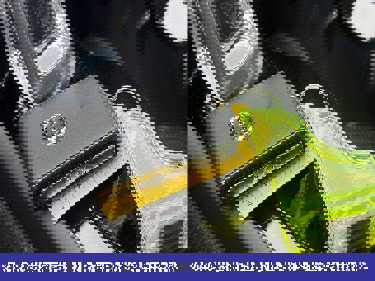 Certified 2023 Volvo XC40 B5 Plus w/ Driver Assist Package image 38