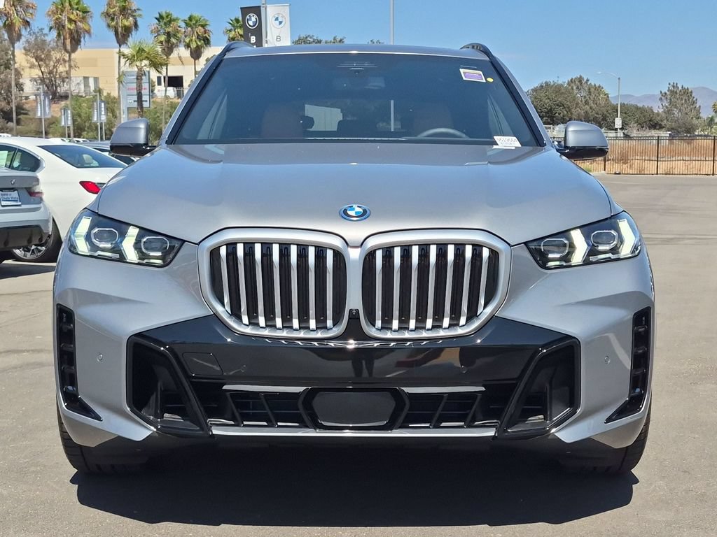 New 2026 BMW X5 xDrive50e w/ M Sport Package AWD/4WD image 4