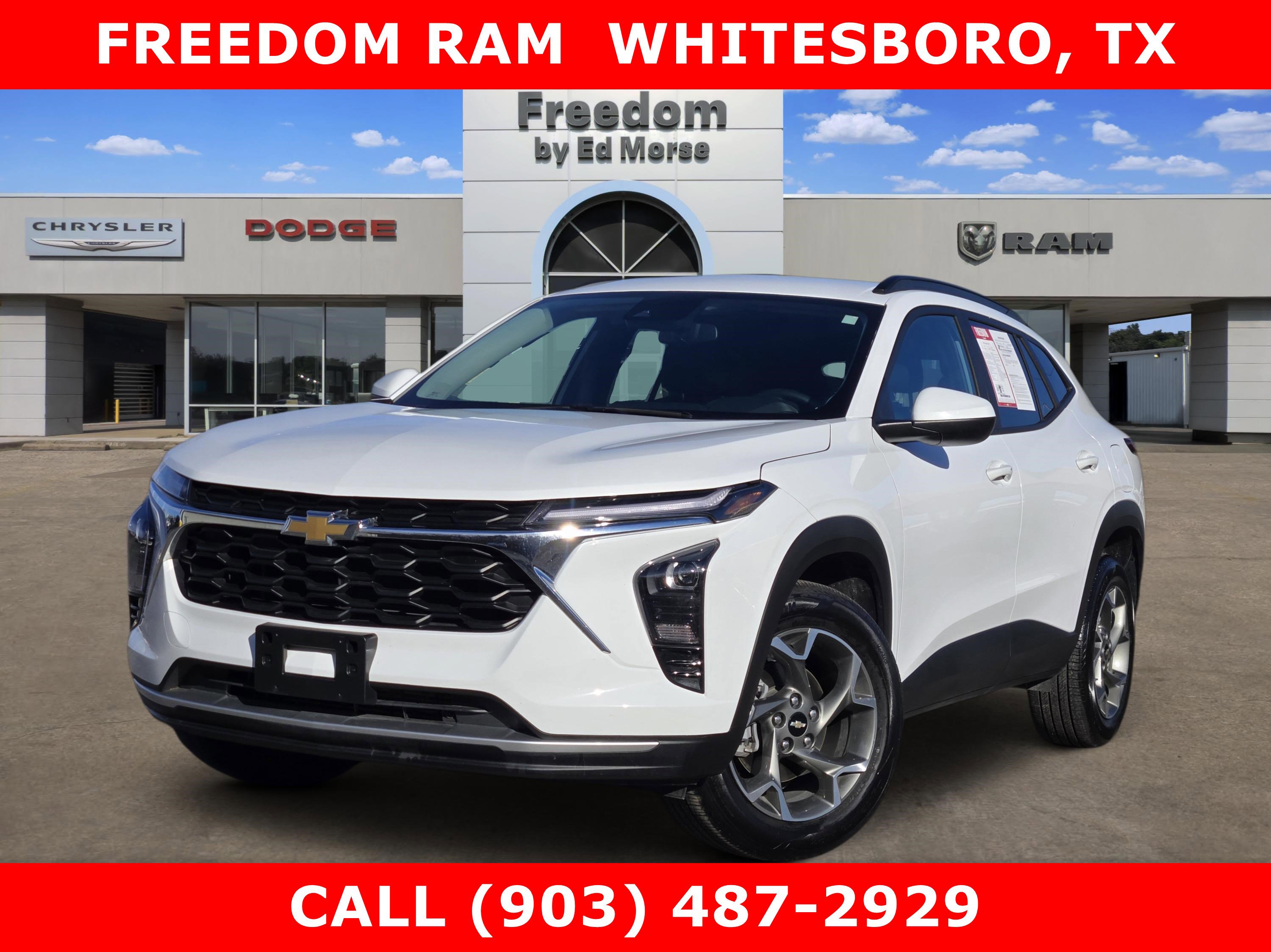 Used 2025 Chevrolet Trax LT w/ LT Convenience Package image 1