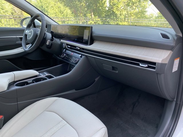 New 2025 Hyundai Sonata Limited image 29