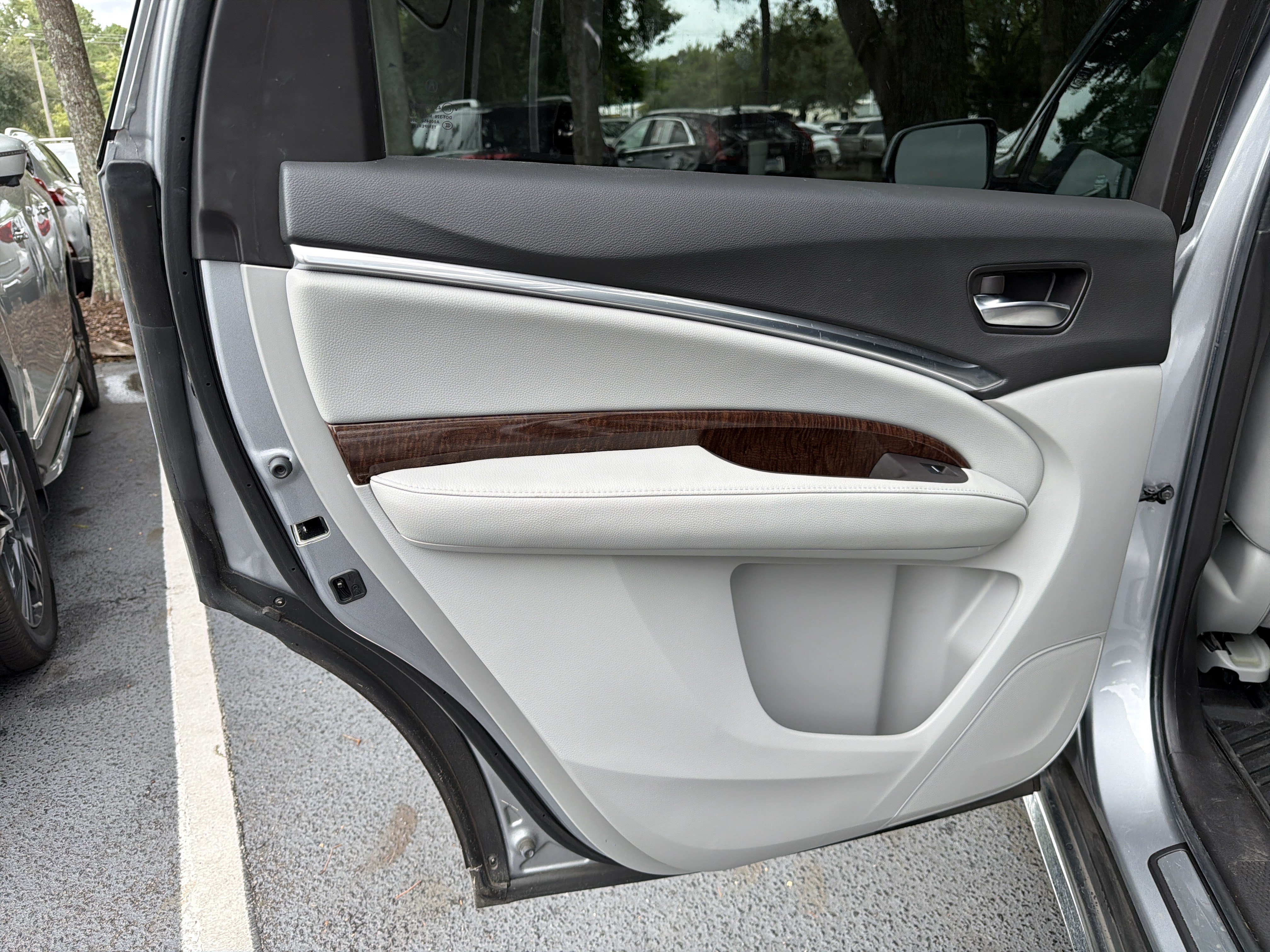 Used 2020 Acura MDX SH-AWD image 28