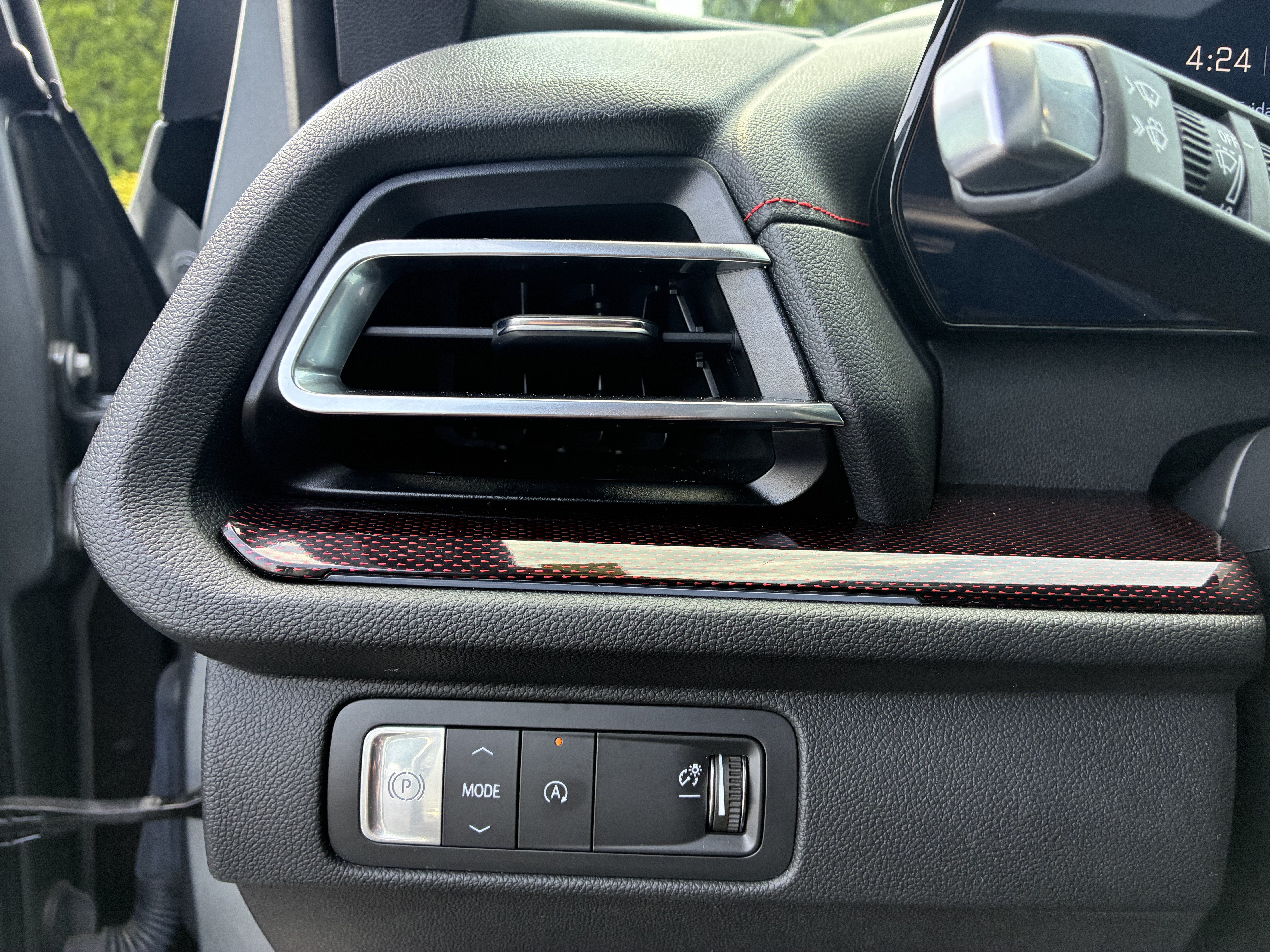 Used 2024 Chevrolet Traverse RS FWD image 29