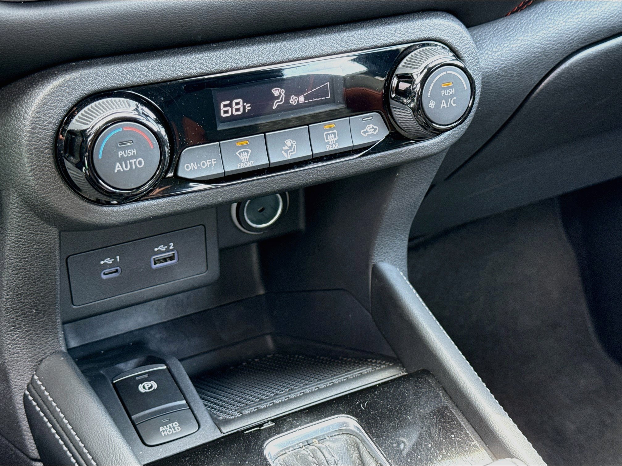 Used 2024 Nissan Kicks SR FWD image 18