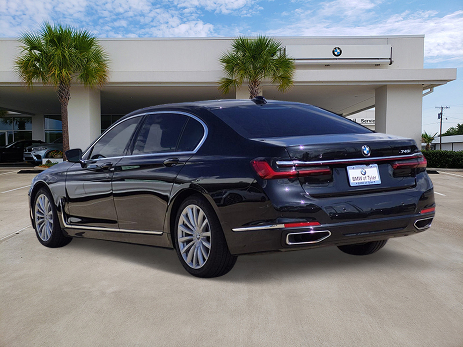 Used 2022 BMW 740i w/ Premium Package RWD image 6