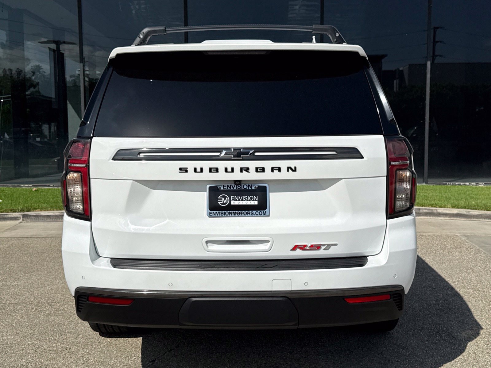 Used 2021 Chevrolet Suburban RST w/ Luxury Package AWD/4WD image 14