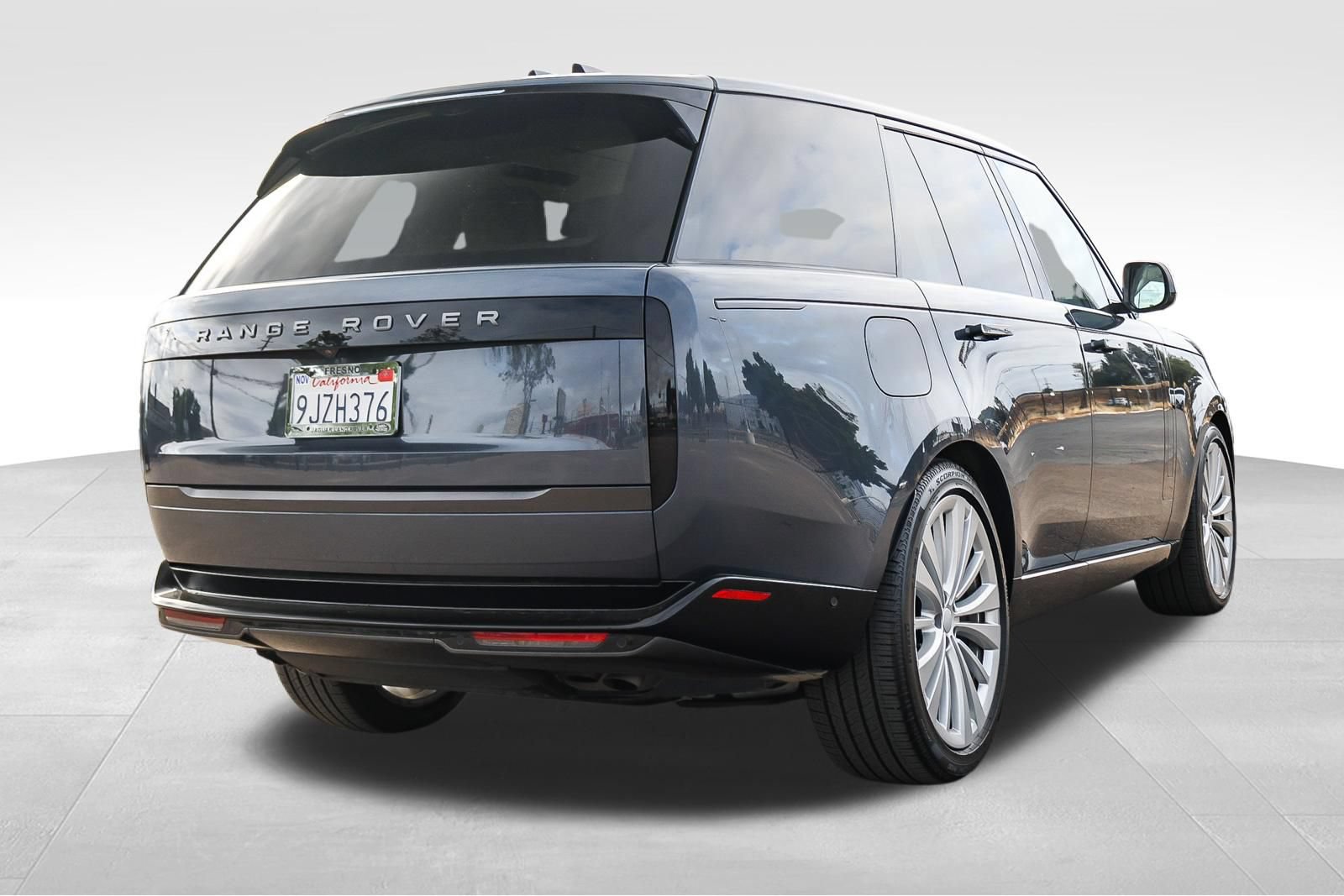 Certified 2024 Land Rover Range Rover SE AWD/4WD image 5